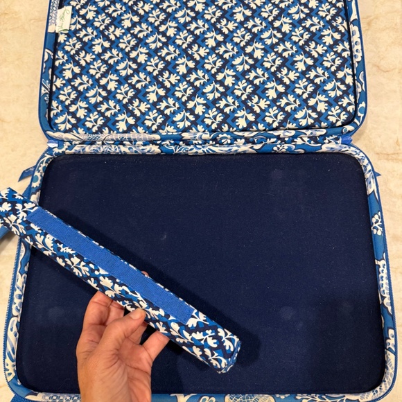 Vera Bradley BLUE LAGOON Hard Sided Laptop Portfolio Computer Case Messenger Bag - Picture 3 of 10